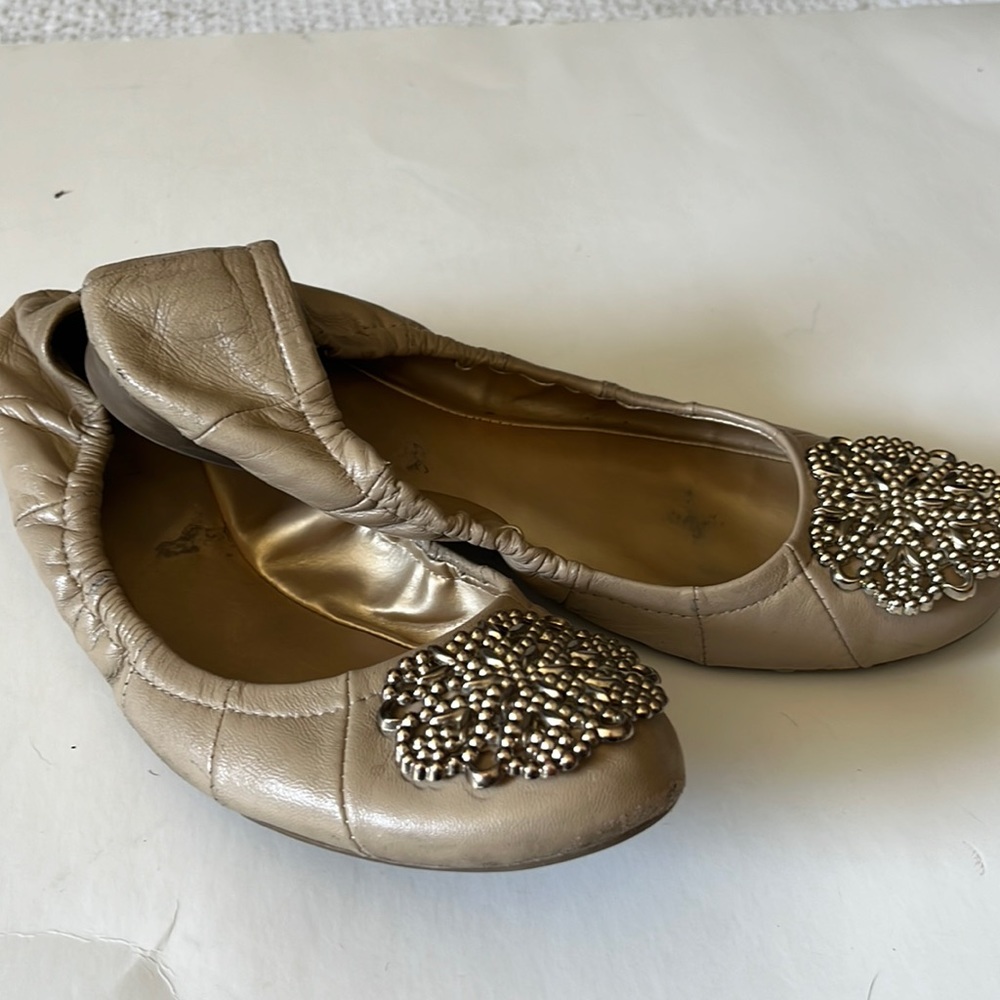 Tahari “VALERIE” Ballet Flats. Size 6. Leather.